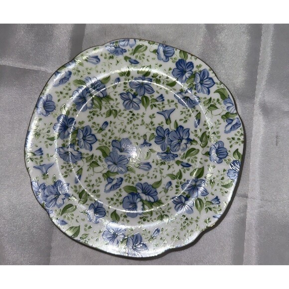 Two’s Company Blue Flowers Green Leaves 6" Decorative Gold Trim Plate - Picture 1 of 8